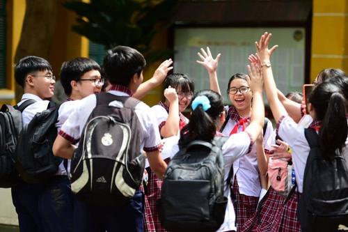 Vietnamese teachers under pressure, seek to create 'happy schools'