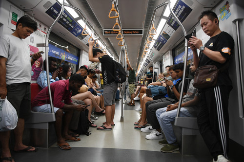 Bên trong ga tàu điện MRT, thế giới lòng đất khác lạ ở Singapore
