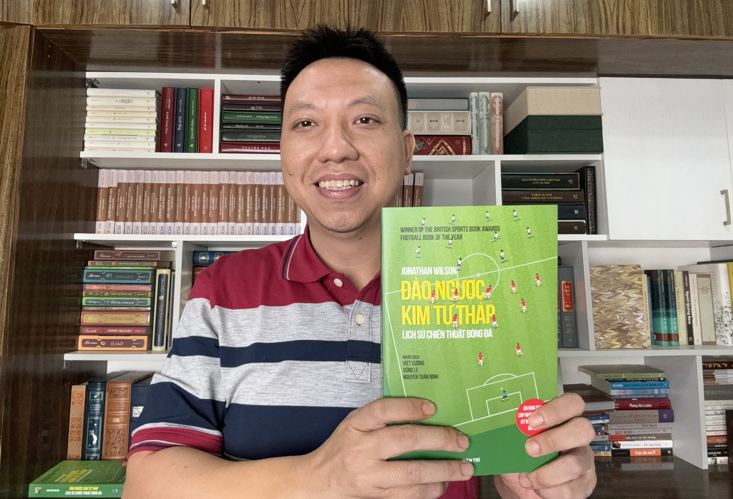 'Đảo ngược Kim tự tháp' dưới góc nhìn của Bình Book