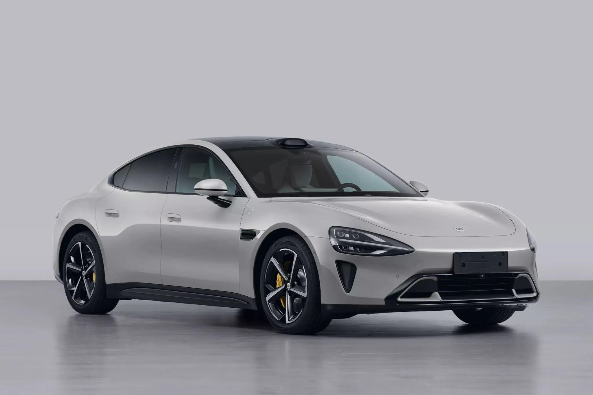 Hãng điện thoại 'siêu rẻ' Xiaomi sắp bán mẫu ô tô điện đầu tiên