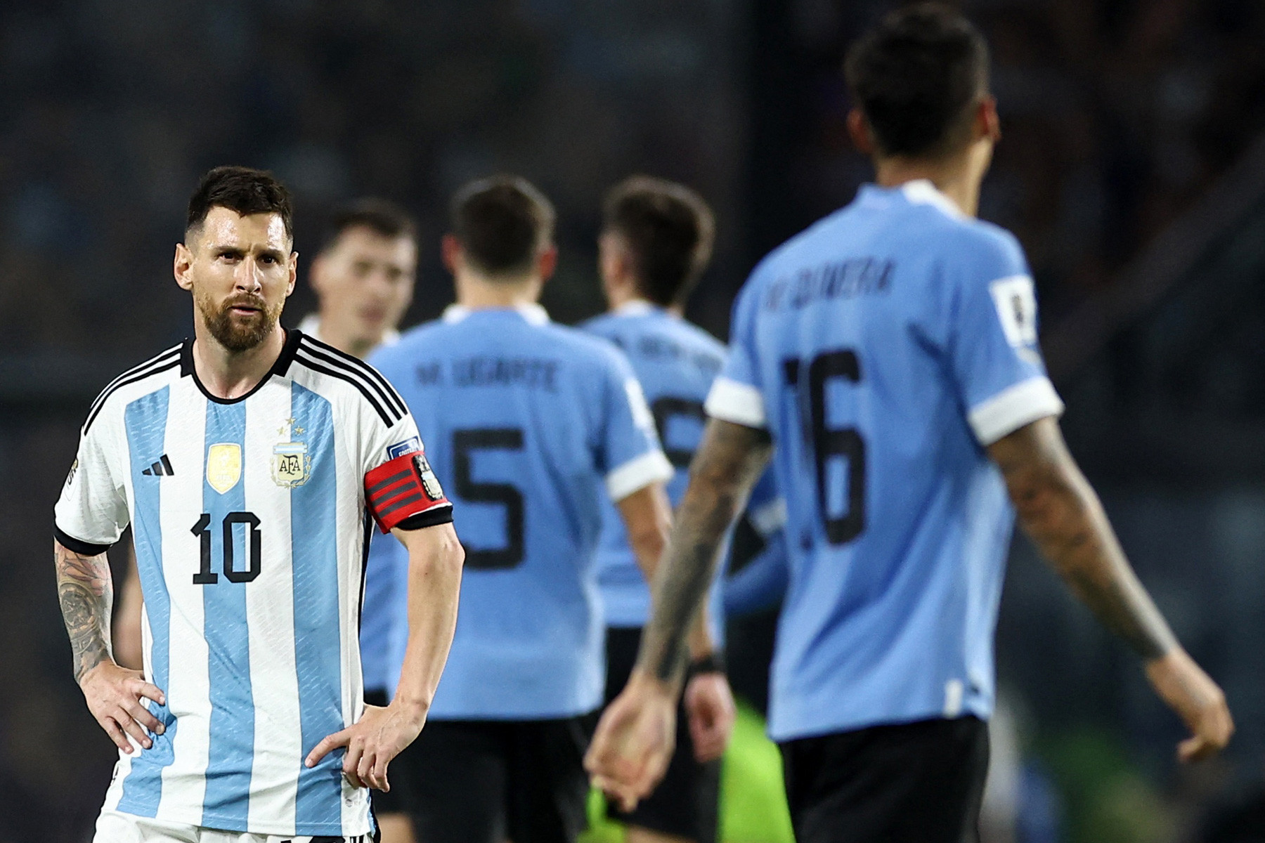 Kết quả Argentina 0-2 Uruguay, cơn giận của Messi