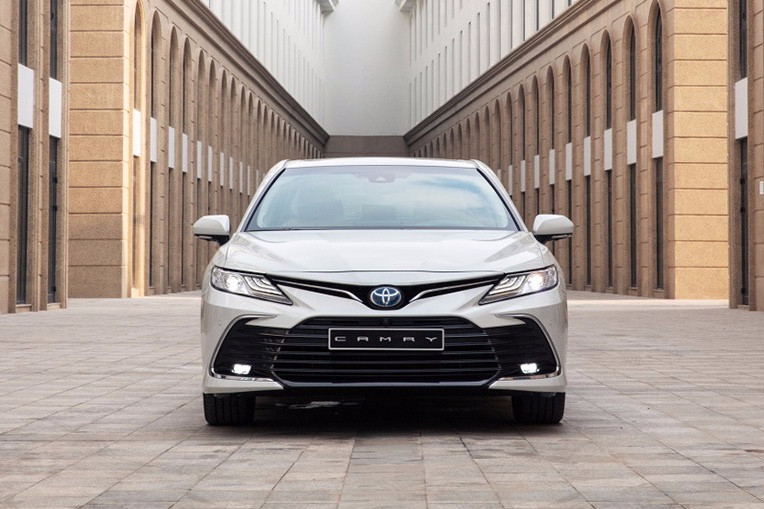 Top xe sedan giá 1 tỷ bán chạy tháng 10: Duy nhất Toyota Camry giảm doanh số