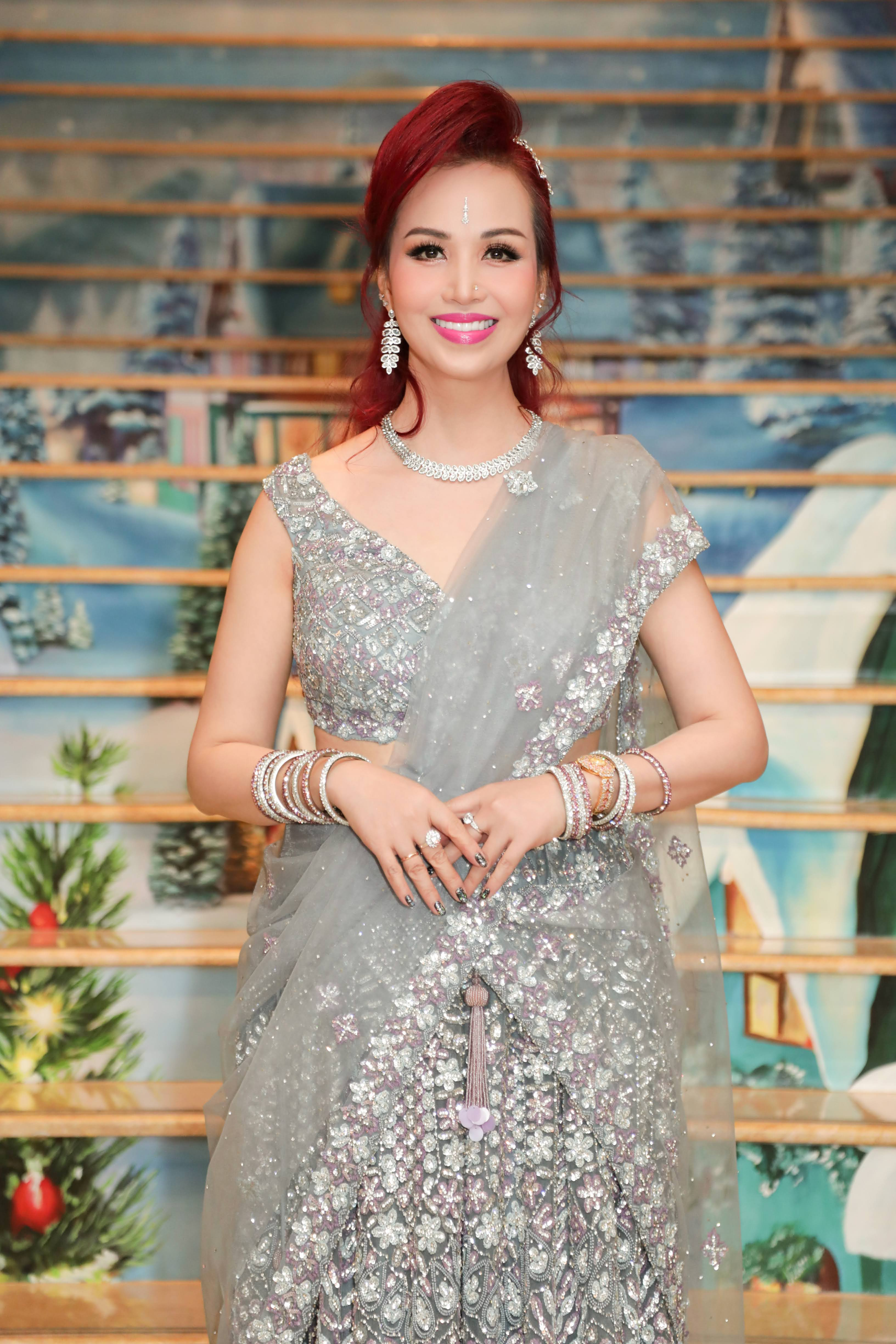 Hoa hậu Diệu Hoa mặc váy đính 45 nghìn viên pha lê, tình cảm bên chồng Ấn Độ