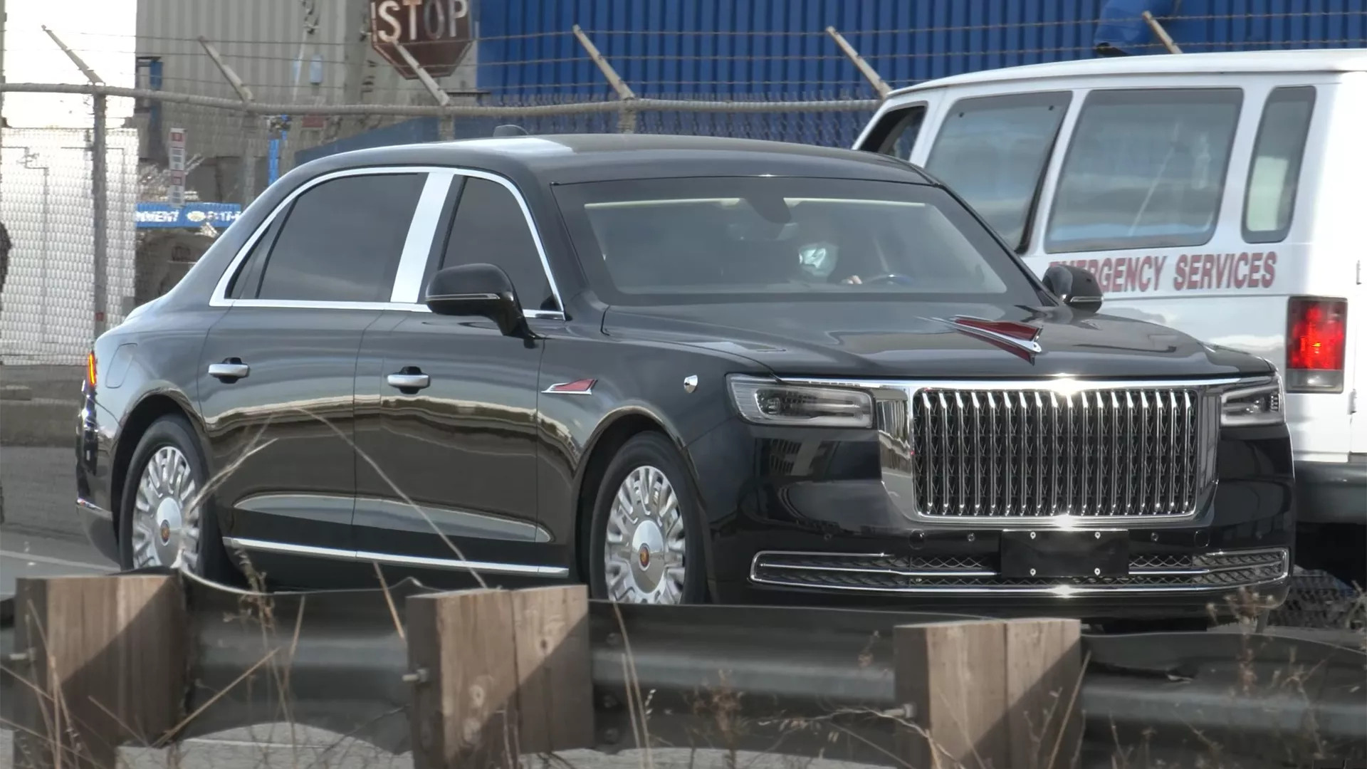 Cận cảnh xe limousine chống đạn Hongqi N701 của Chủ tịch Trung Quốc tại Mỹ