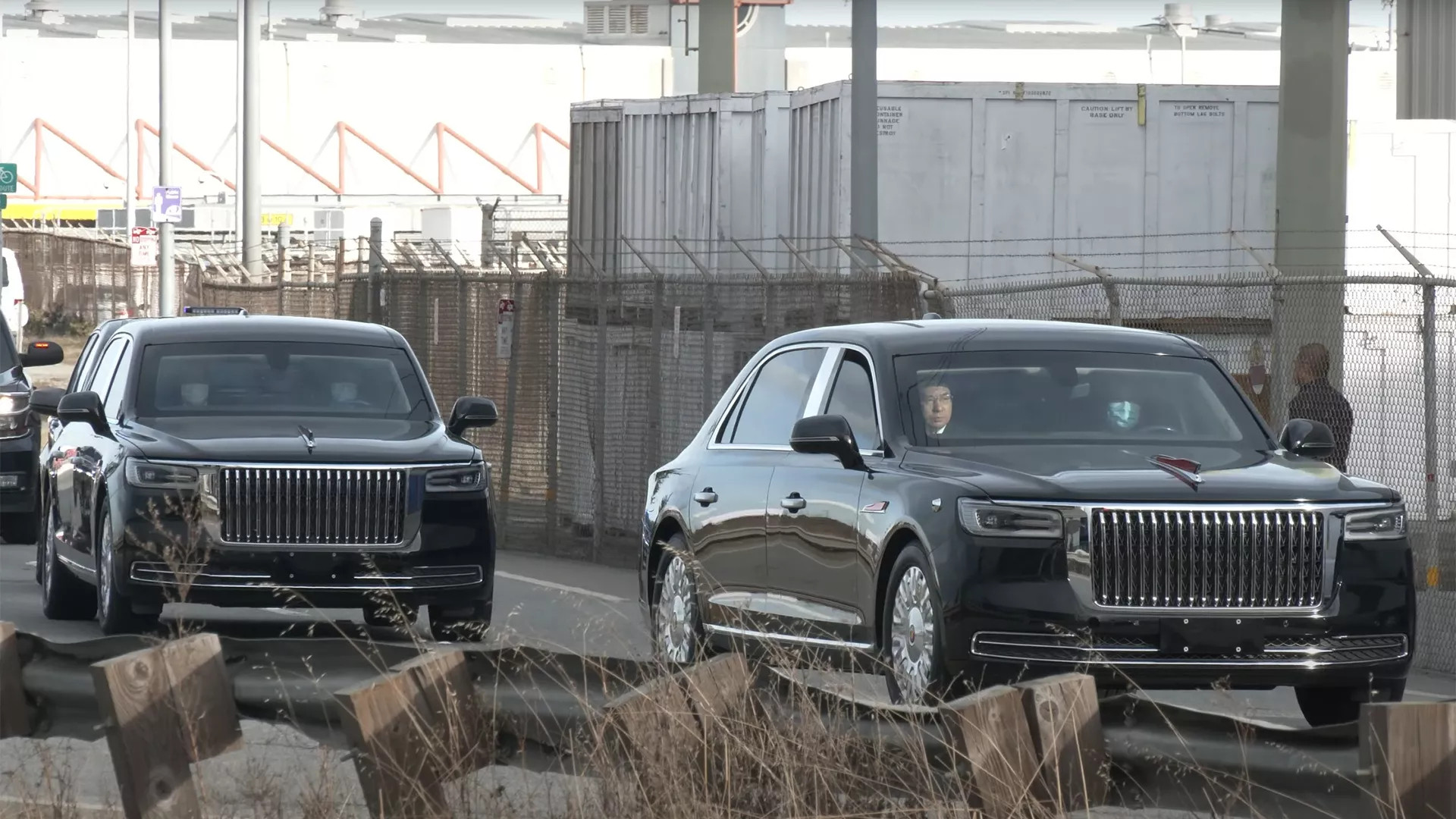 Cận cảnh xe limousine chống đạn Hongqi N701 của Chủ tịch Trung Quốc tại Mỹ