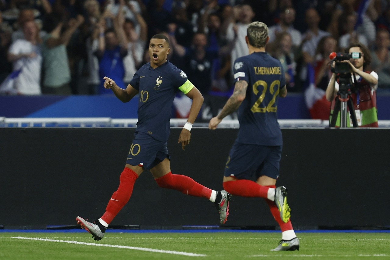 Kết quả bóng đá hôm nay 19/11/2023: Pháp thắng không tưởng