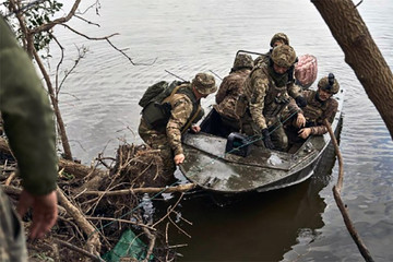 Nga phá âm mưu tấn công Crưm, Ukraine ca ngợi chiến dịch ở bờ đông sông Dnipro