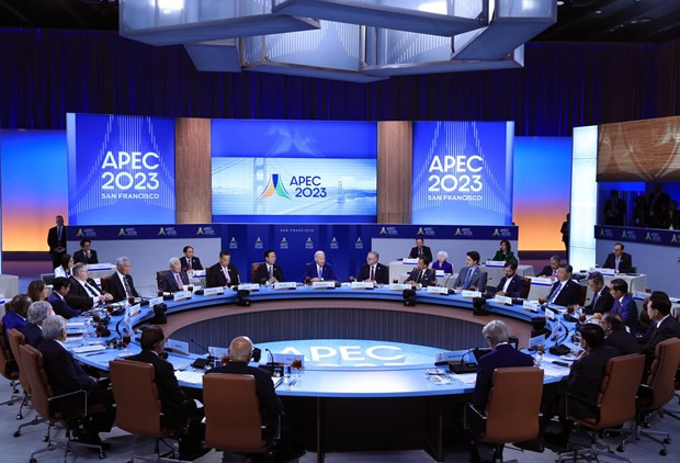 President stresses Vietnam's climate action commitment at APEC leaders' dialogue with guests hinh anh 2