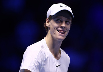 Đả bại Daniil Medvedev, Jannik Sinner đi vào lịch sử danh bai cach te - ATP Finals