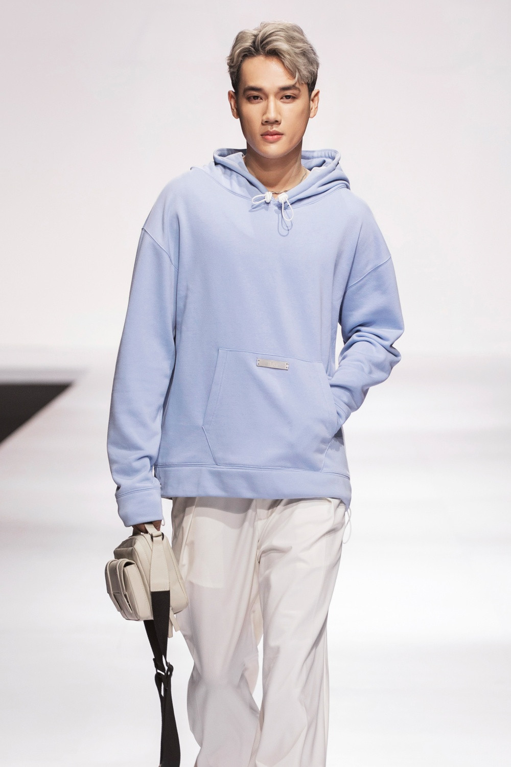 nguoi mau minh toai.jpeg