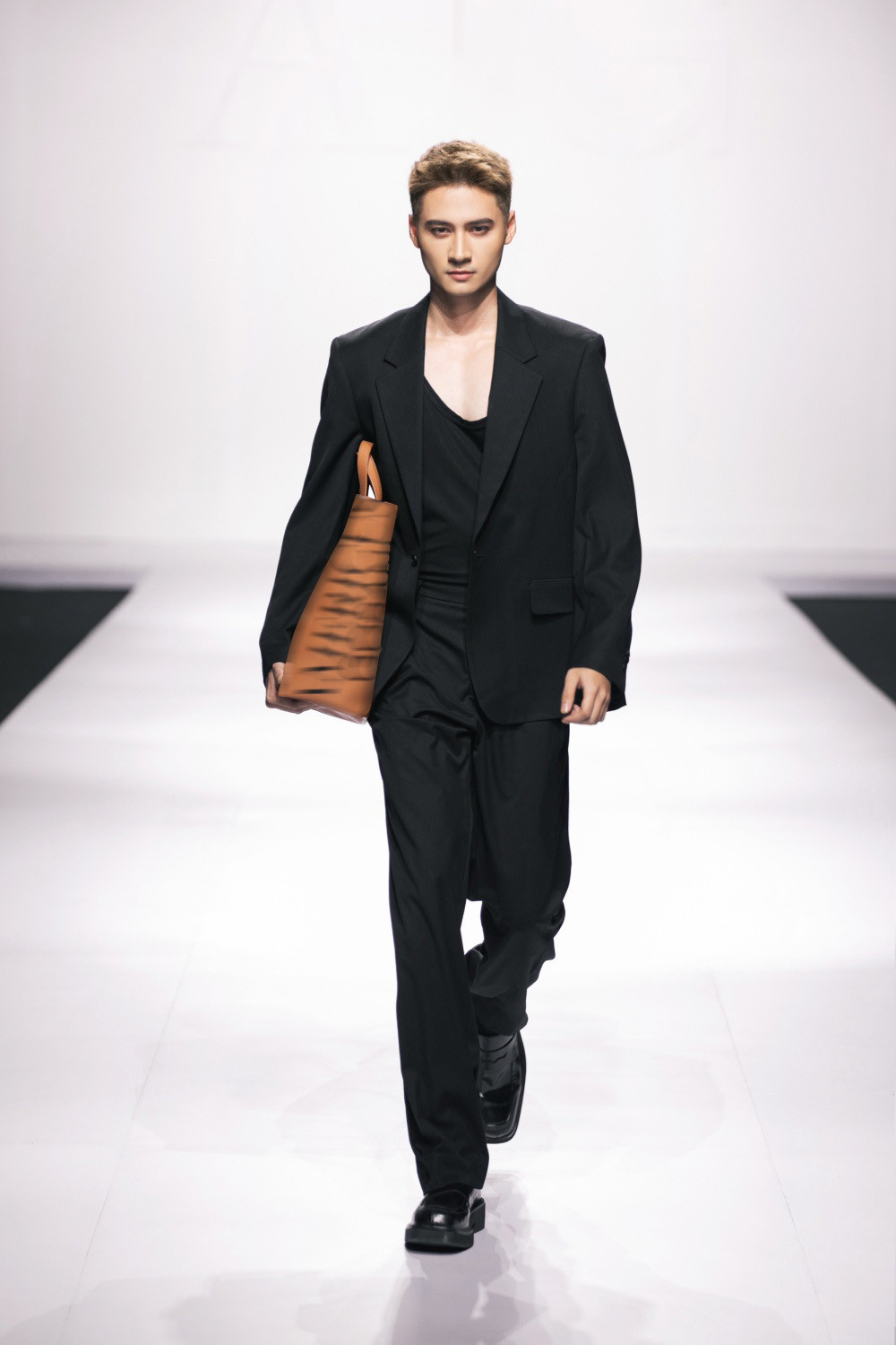 nguoi mau tuan ngocc.jpg