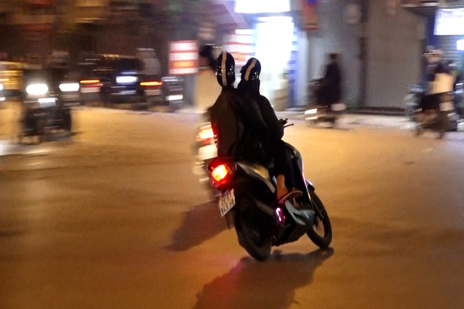 pham nhan00 28 15 09still049.jpg