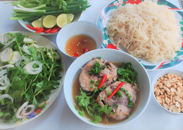 Que Son cassava noodle soup: A Quang Nam specialty