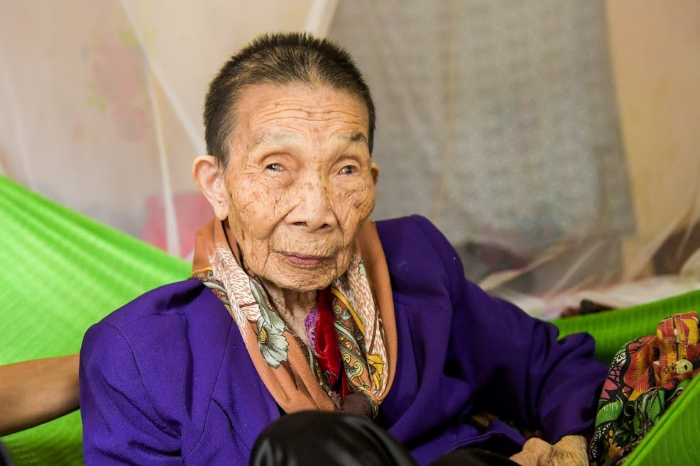 Cụ bà 122 tuổi ở Hải Dương: Tóc vẫn còn đen, răng rụng lại mọc