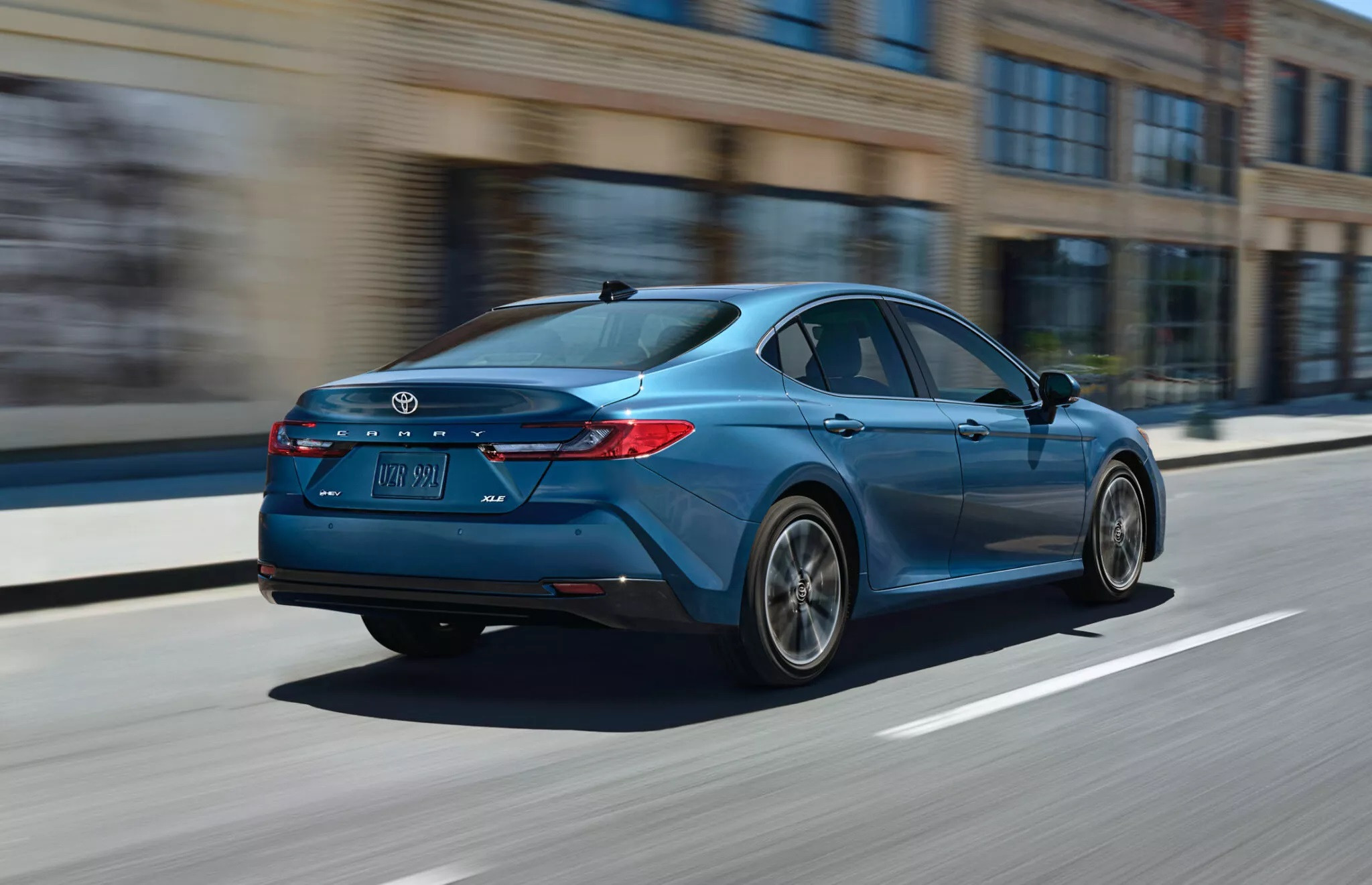 Những ưu và nhược điểm trên Toyota Camry 2025 vừa ra mắt