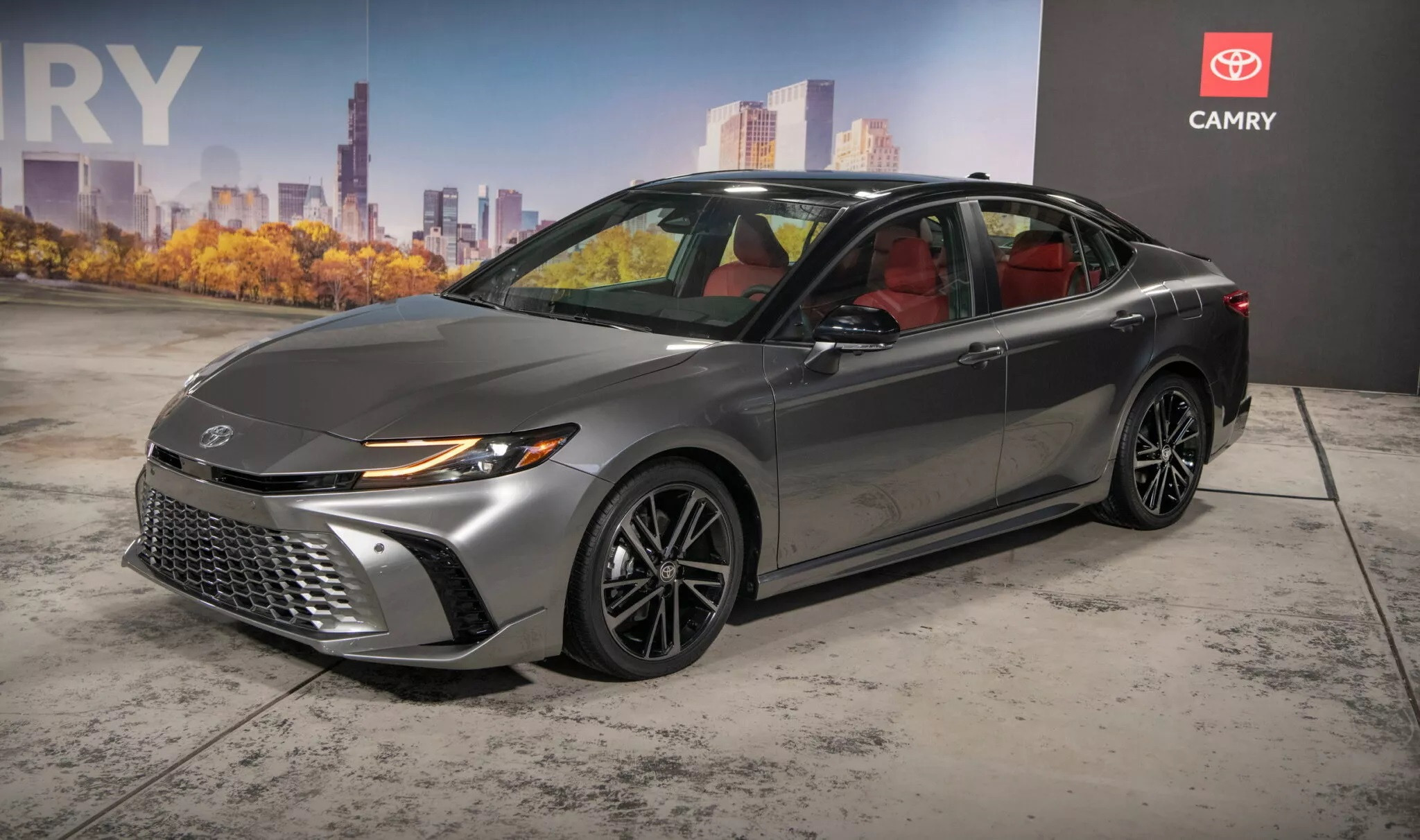 Những ưu và nhược điểm trên Toyota Camry 2025 vừa ra mắt