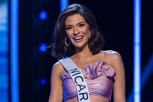 Vẻ đẹp nóng bỏng của tân Miss Universe 2023 cao 1m80