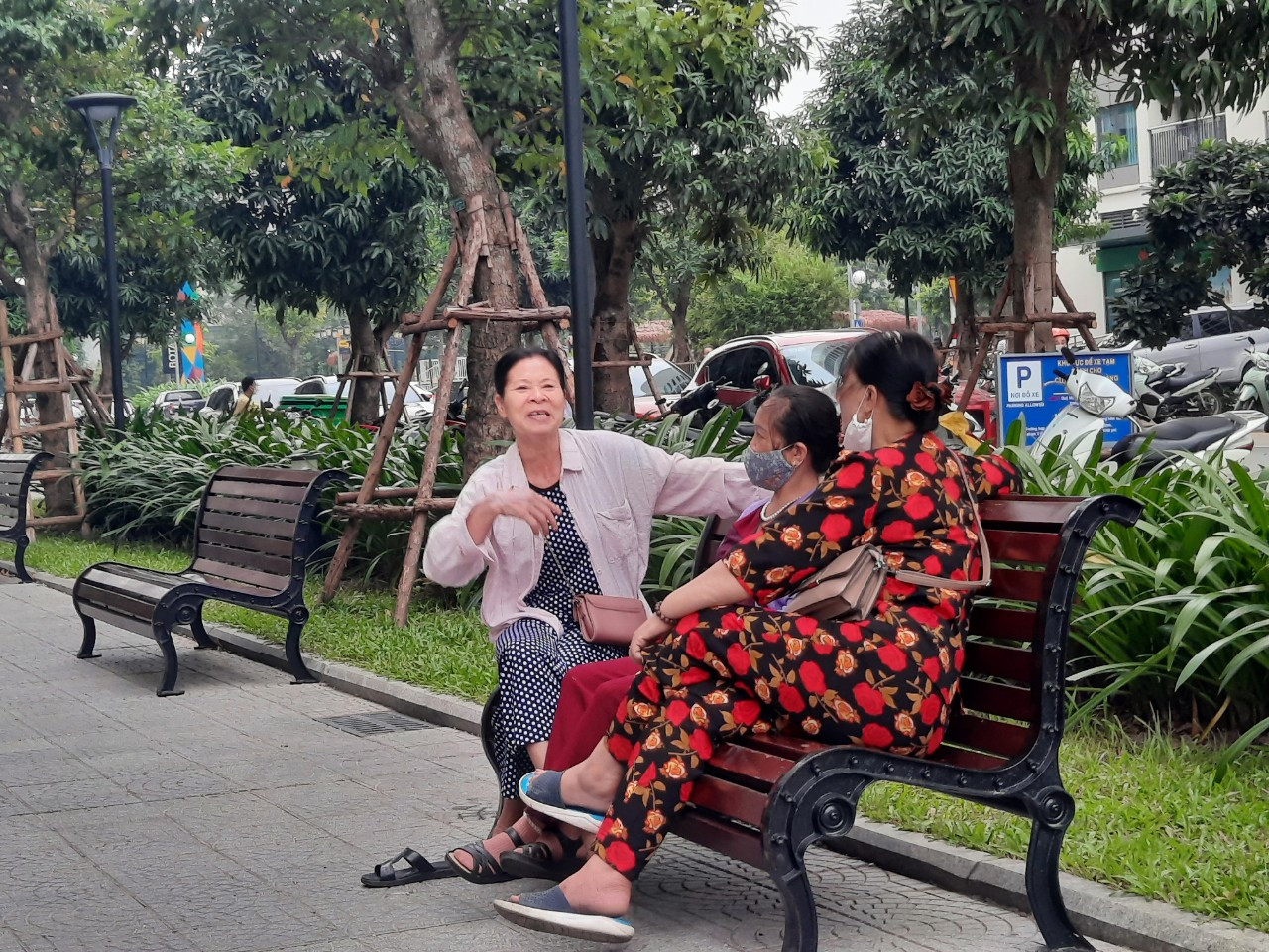 12 tam su tuoi gia.jpg