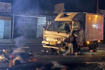 Bản tin trưa 2/11: Xe máy 'kẹp 4' va chạm xe tải làm 3 người tử vong ở Đồng Nai