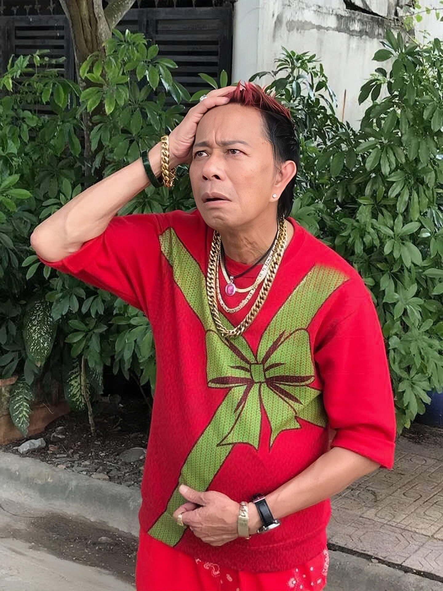 Danh hài Bảo Chung: U70 bên vợ kém 29 tuổi, bán cơm tấm nuôi con nhỏ - 3