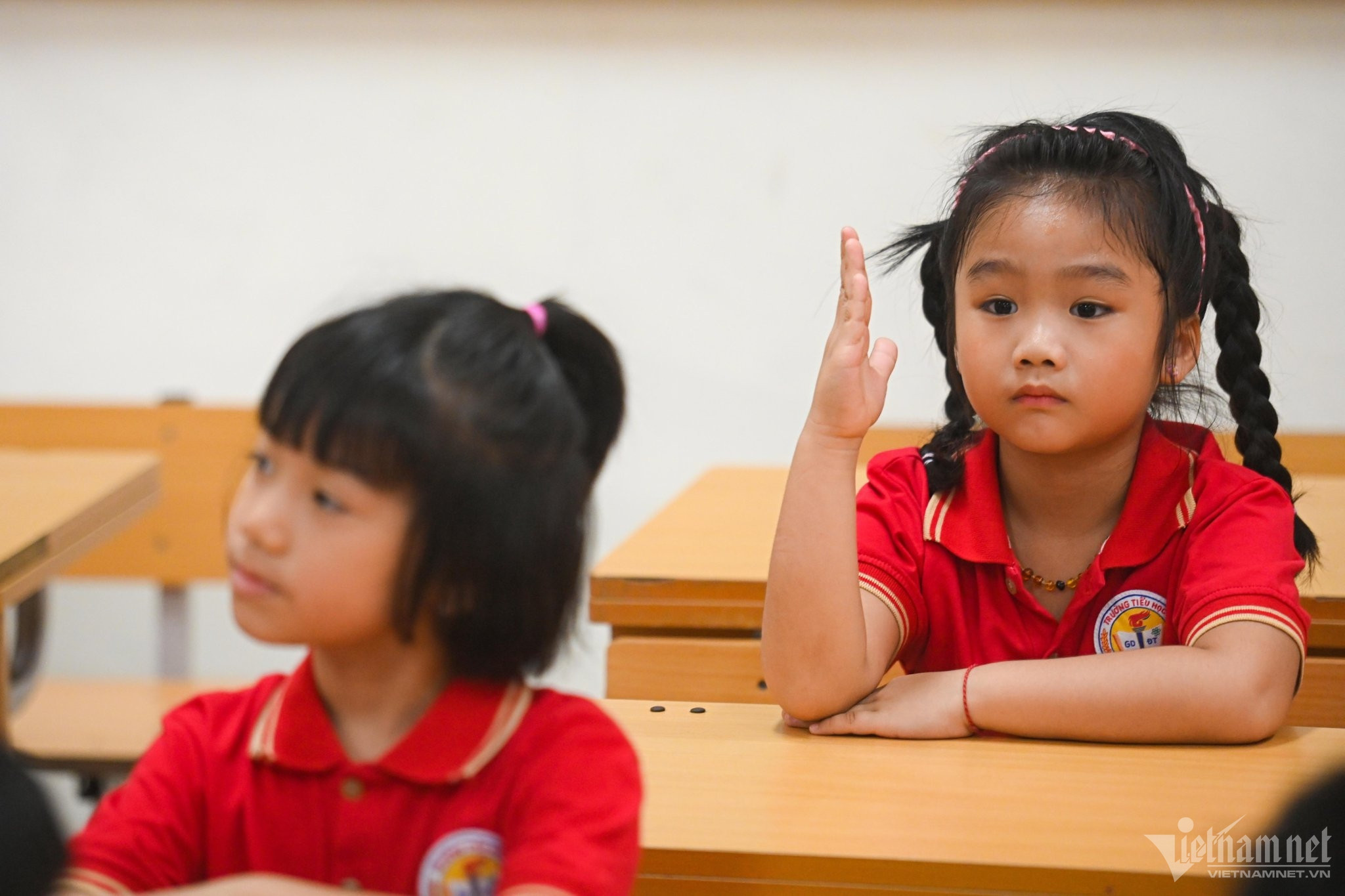 'Bác sĩ mở phòng khám tư thì giáo viên dạy thêm là chính đáng'