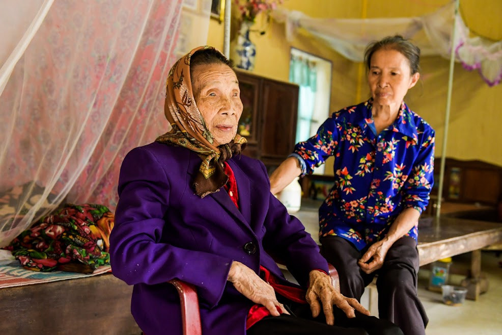 Cụ bà 122 tuổi ở Hải Dương: Tóc vẫn còn đen, răng rụng lại mọc