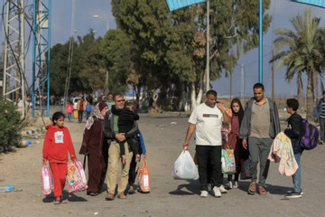 Người dân Gaza tuyệt vọng tìm kiếm thực phẩm giữa xung đột Israel-Hamas