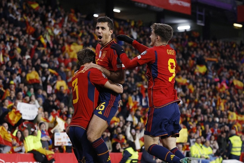 Tây Ban Nha thắng '3 sao' trận cuối vòng loại EURO 2024