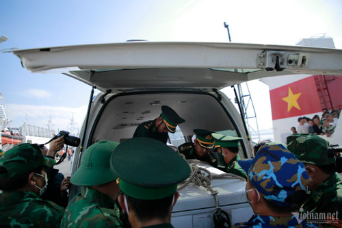Trao học bổng cho con ngư dân ở Quảng Nam bị mất tích, tử nạn