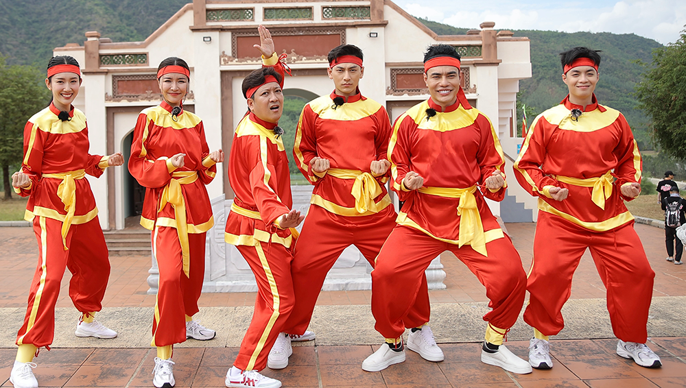 002hanhtrinh 240.png