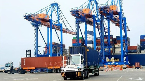 Import-export target of 700 billion USD tough to complete