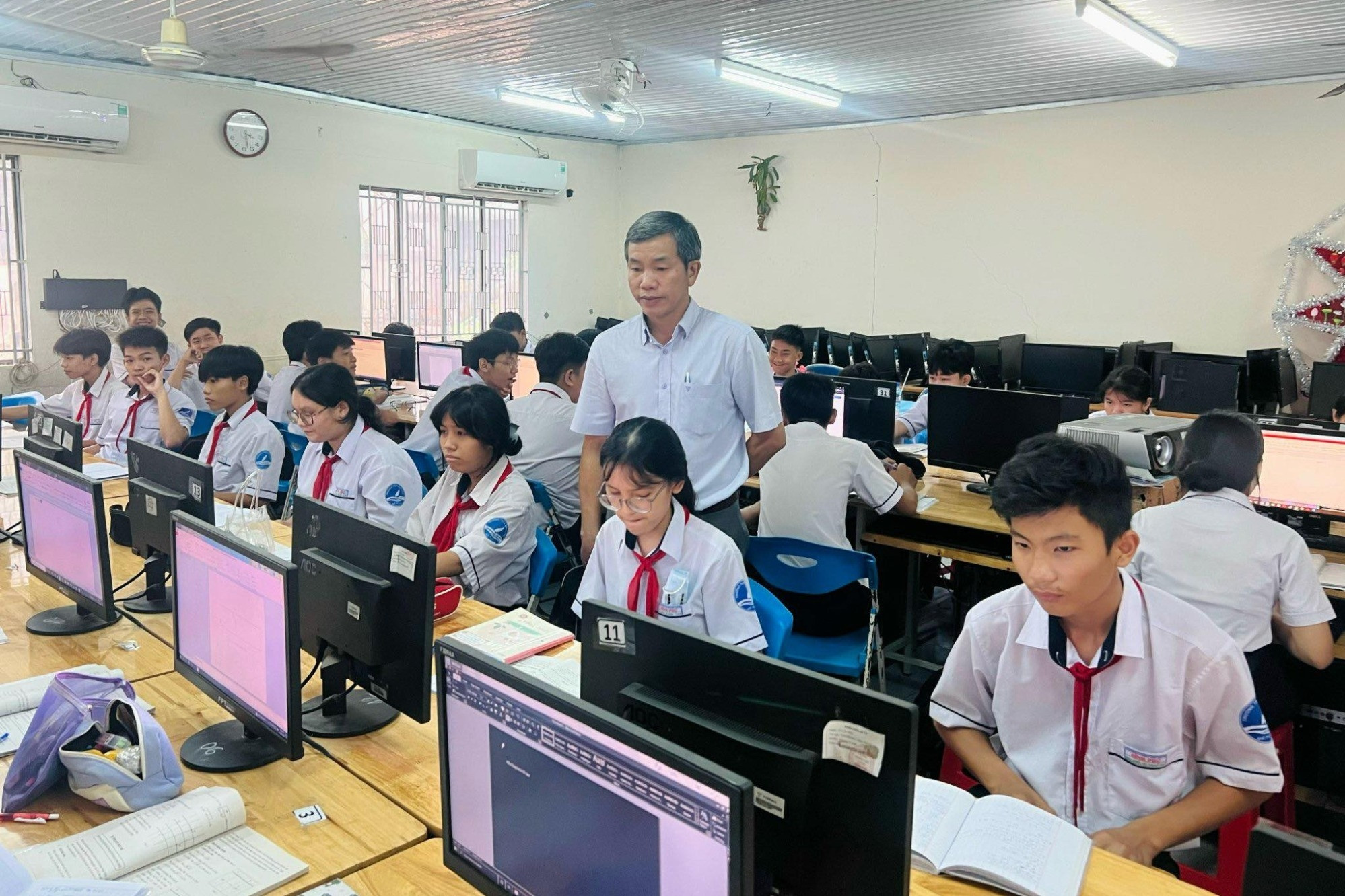 Lý do hơn 1.000 công chức, viên chức ở Bình Dương nghỉ việc