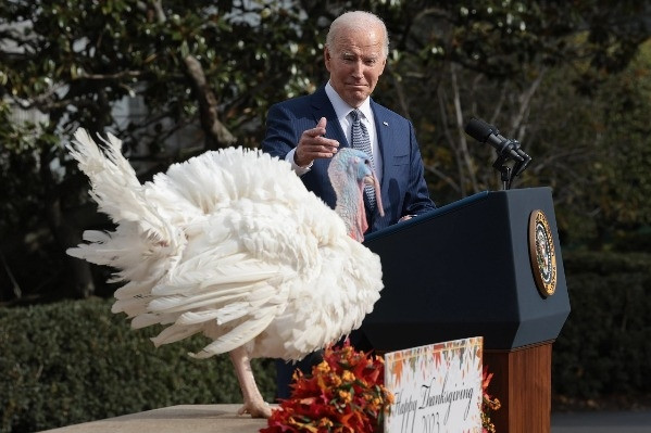 Ông Trump khoe sức khỏe 'tuyệt vời' trong ngày sinh nhật Tổng thống Biden