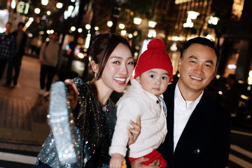 Vợ chồng Chi Bảo, Lý Thuỳ Chang dạo chơi cùng con trai ở Nhật Bản