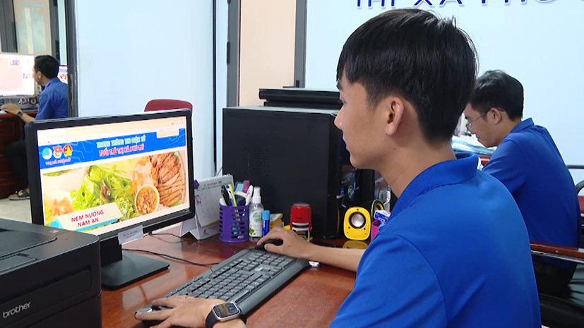 Thị Đoàn Phú Mỹ kiểm tra, cập nhật các thông tin chuyên mục cẩm nang ăn uống, du lịch, chuyển đổi số... trên trang www.tuoitrephumy.com.