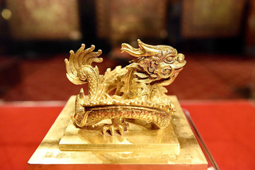 Chiêm ngưỡng ấn vàng 'Hoàng đế chi bảo' được đại gia Bắc Ninh đưa về