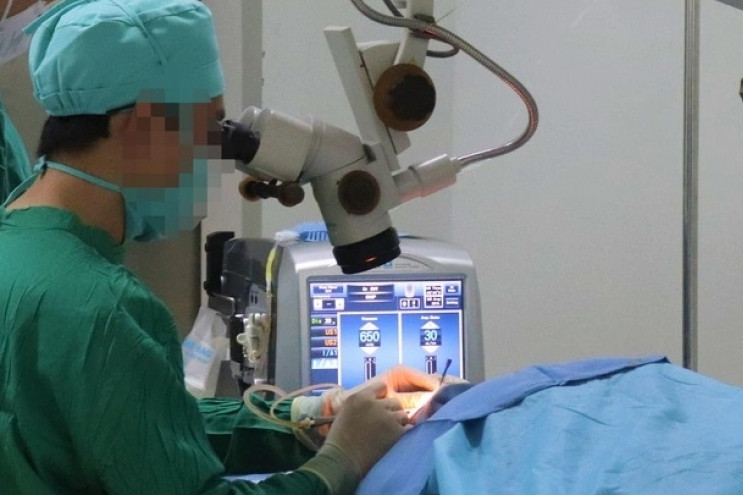 First eye tumor unit for children established in Vietnam