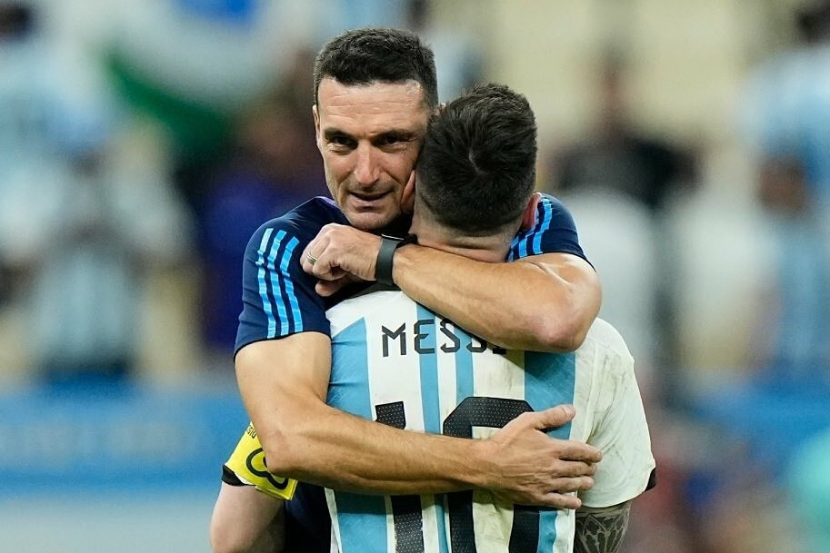 HLV Lionel Scaloni đột ngột đề cập chia tay tuyển Argentina