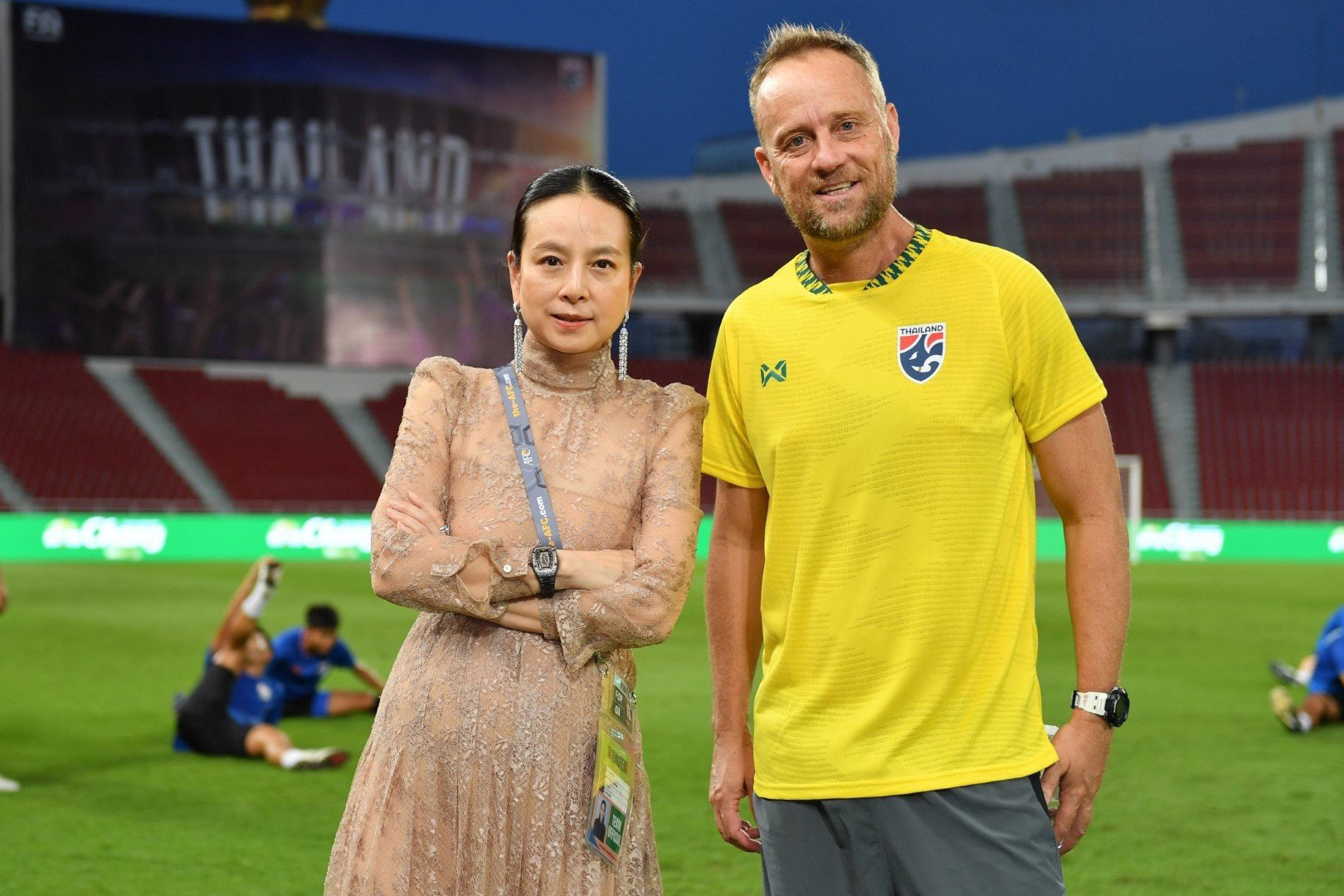 mano polking madame pang.jpg