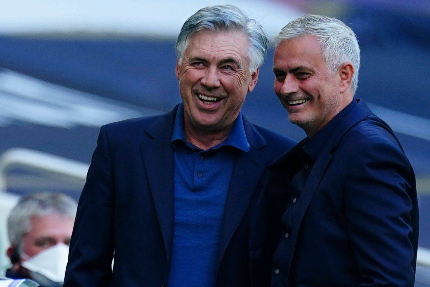 Mourinho khuyên Ancelotti đừng rời Real Madrid để nắm tuyển Brazil