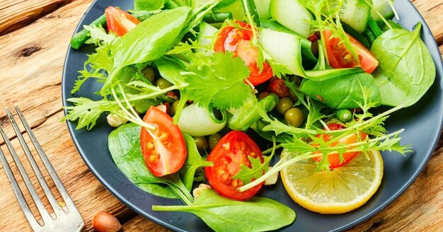 Rau sống hay rau nấu chín bổ dưỡng cho sức khỏe hơn?
