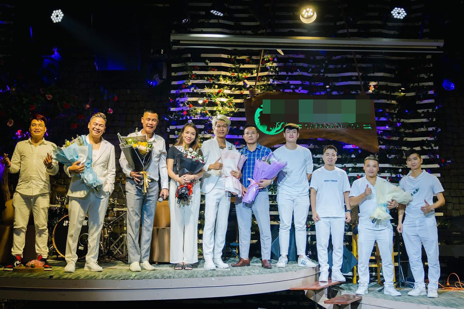 cac nghe si ung ho dem nhac cua bui tuan.jpg