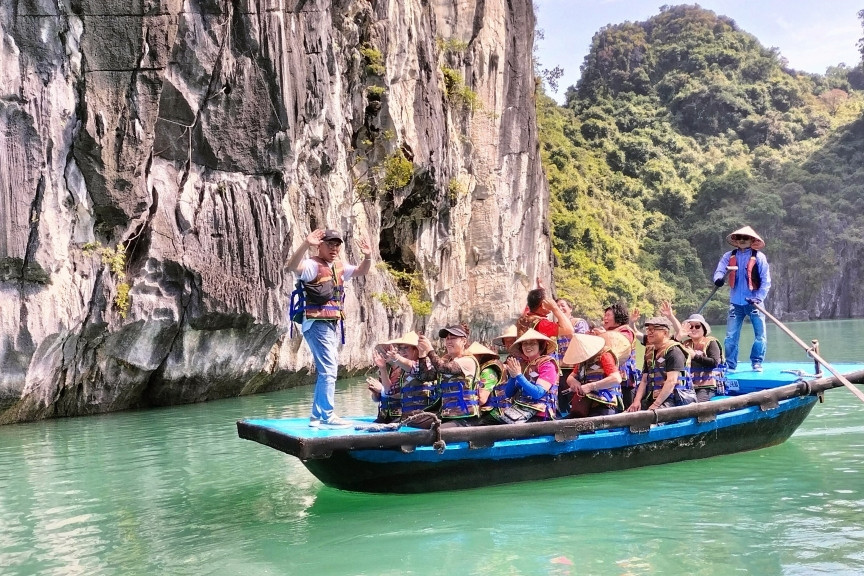 Quảng Ninh linh hoạt chuyển mình ‘đón sóng’ du lịch cuối năm