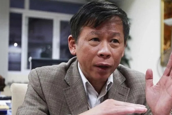 TS Đặng Kim Sơn: &apos;Người cầm đèn chạy trước ô tô&apos;?