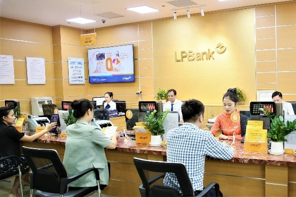 'Khẩu vị' LPBank, chủ tịch đang rót tiền vào những đích ngắm nào?