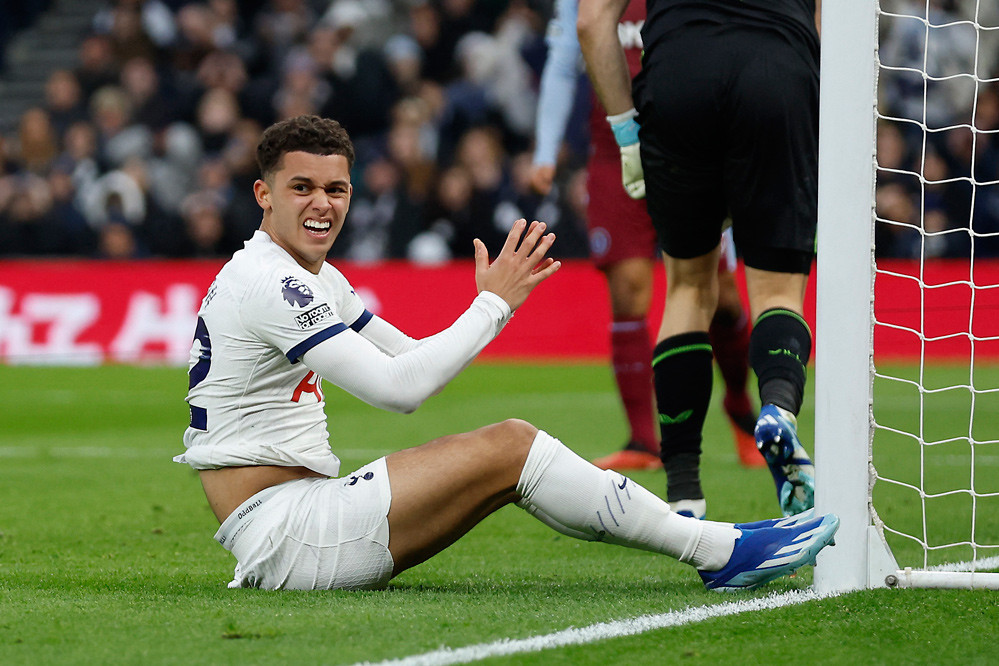 Tottenham Aston Villa.jpg