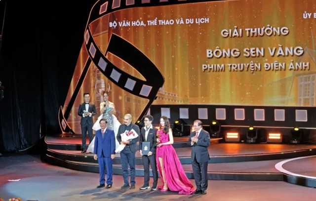 ’Tro Tàn Rực Rỡ’ wins various awards at national film festival