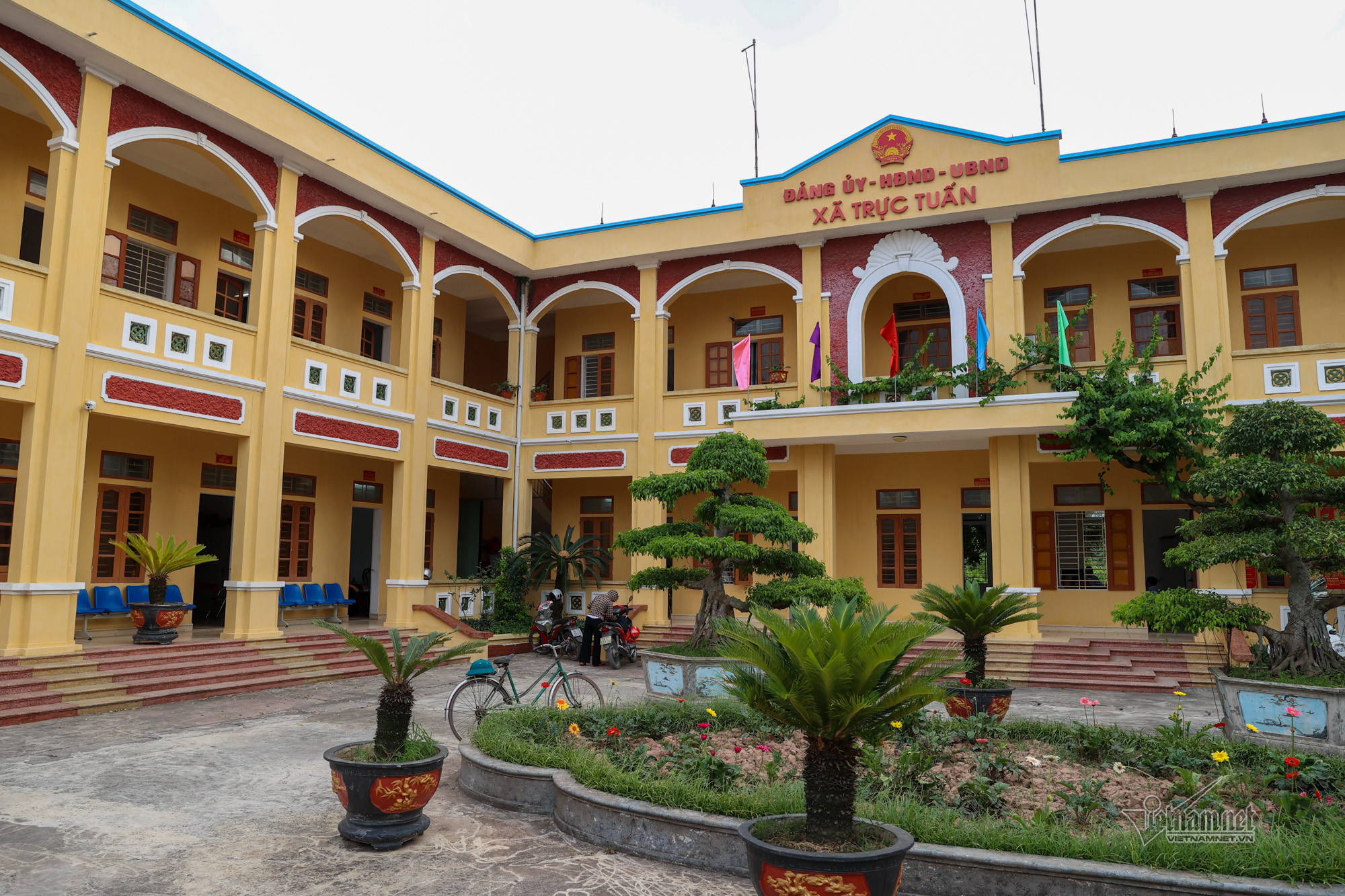 vn1 4995 cong an thcs xa truc tuan.jpg