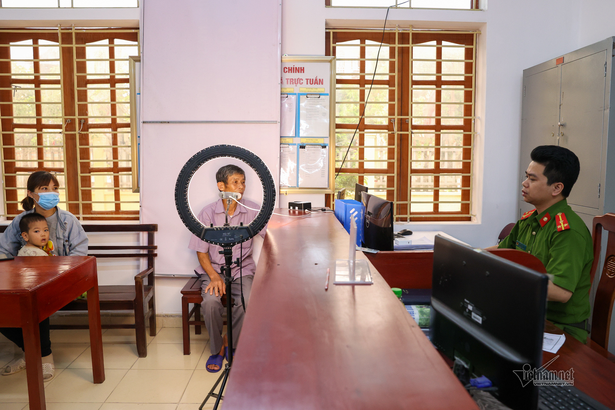 vn1 5001 cong an thcs xa truc tuan.jpg