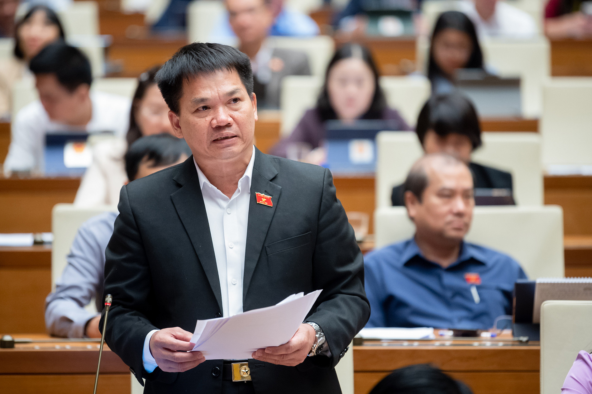 271120230947 duong khac mai.jpg